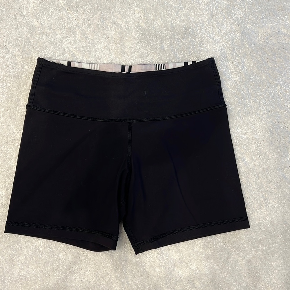 Lululemon bike short